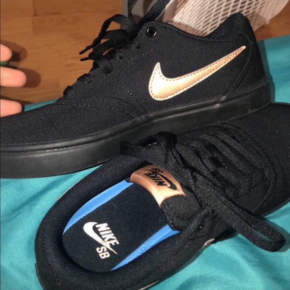 WMNS Nike SB check dollar CNVS - Picture 2 of 2